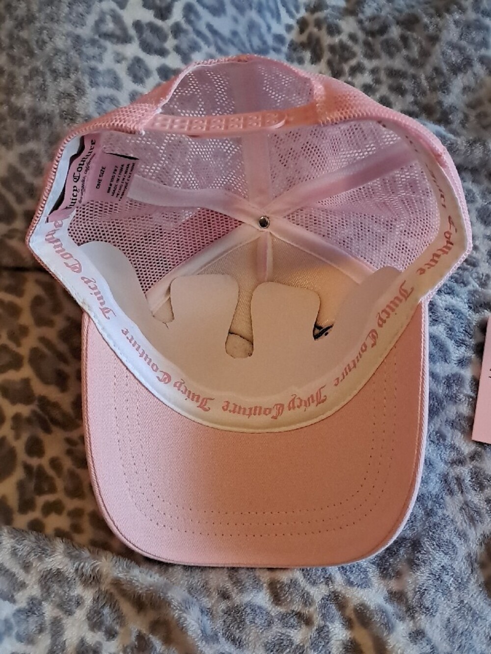 Juicy Couture Pink Baseball Cap + Wallet + Hello Kitty Purse Charm - Picture 2 of 6